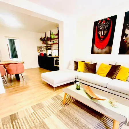 Hotel Apartment With 2-En Suite Bedrooms-3